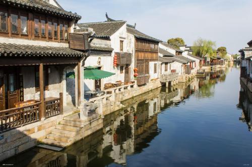 可怕!爱泼斯坦“萝莉岛”涉案大名单公布,扯下了美国肮脏的遮羞布